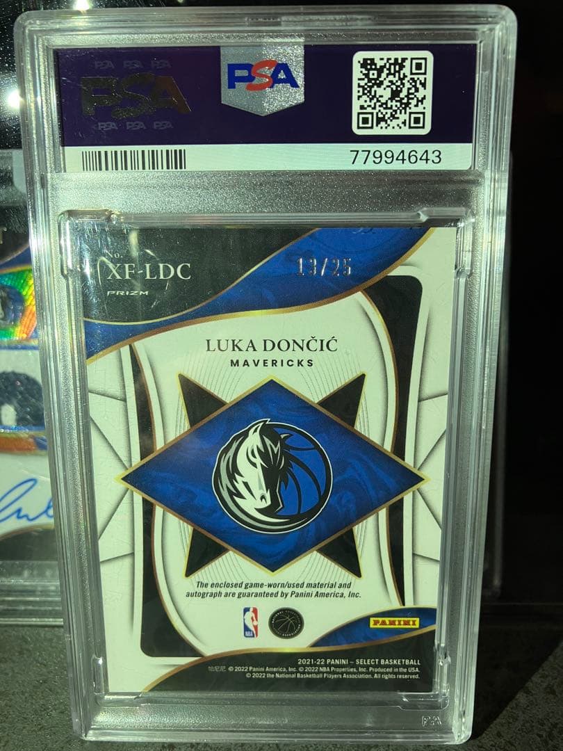 2021 Panini Select Luka Dončić X-Factor Memorabilia Signatures Tie-Dye card